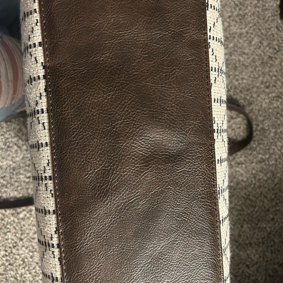 Thirty One - Picture 4 of 4